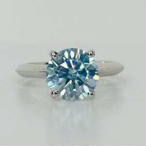 3ct MOISSANITE Ring size 7